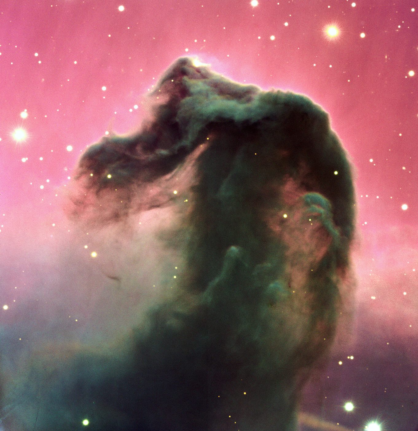 Nebulosa Cabeça de Cavalo (Barnard 33) — silhueta escura contra o brilho avermelhado de IC 434
